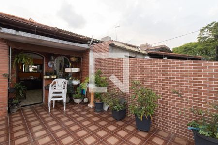 Casa à venda com 175m², 3 quartos e 2 vagas Casa à venda com 175m², 3 quartos e 2 vagasTerraço