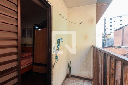 Casa à venda com 200m², 3 quartos e 2 vagasSuíte - Varanda 