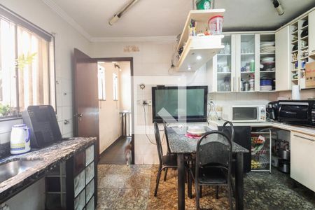Casa à venda com 200m², 3 quartos e 2 vagasCozinha 