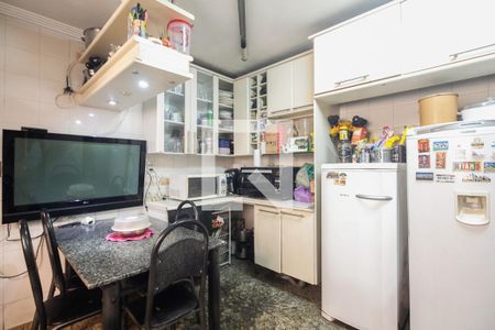 Casa à venda com 200m², 3 quartos e 2 vagasCozinha 