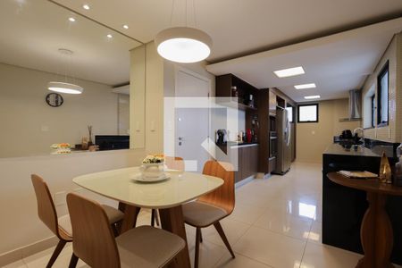 Apartamento à venda com 227m², 3 quartos e 3 vagasCozinha