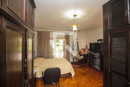 Casa à venda com 282m², 4 quartos e 3 vagasQuarto Suíte