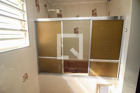 Casa à venda com 282m², 4 quartos e 3 vagasBanheiro da Suíte