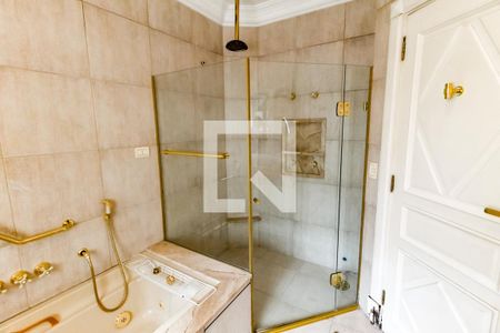 Casa à venda com 800m², 3 quartos e 6 vagas Casa à venda com 800m², 3 quartos e 6 vagasBanheiro da Suíte 1