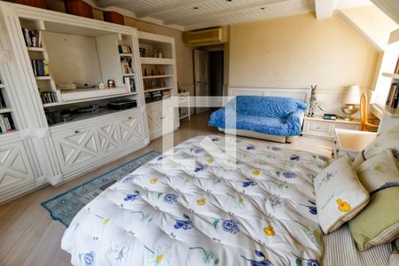 Casa à venda com 800m², 3 quartos e 6 vagas Casa à venda com 800m², 3 quartos e 6 vagasSuíte 1