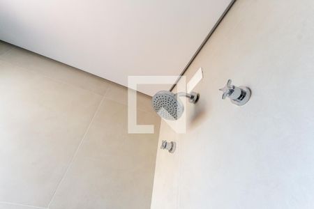 Apartamento à venda com 70m², 2 quartos e 2 vagasChuveiro