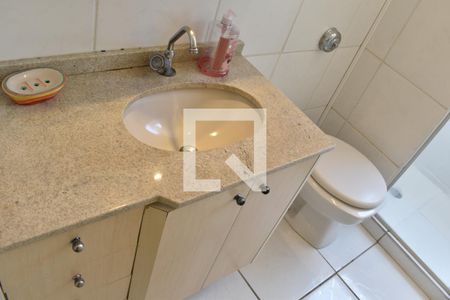 Banheiro de apartamento para alugar com 1 quarto, 36m² em Centro , Curitiba