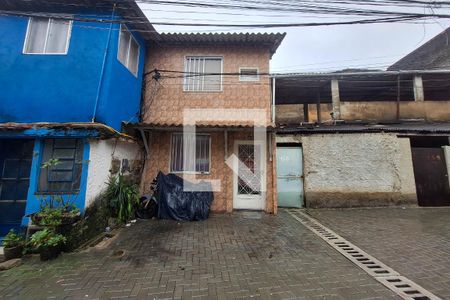 Casa à venda com 80m², 2 quartos e 1 vaga Casa à venda com 80m², 2 quartos e 1 vagaFachada