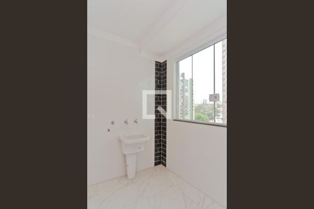 Casa à venda com 217m², 3 quartos e 4 vagas Casa à venda com 217m², 3 quartos e 4 vagasÁrea de Serviço