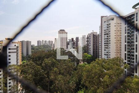 Apartamento à venda com 225m², 4 quartos e 4 vagasVista da Suíte 2