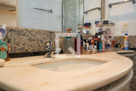 Apartamento à venda com 225m², 4 quartos e 4 vagasBanheiro da Suíte 3