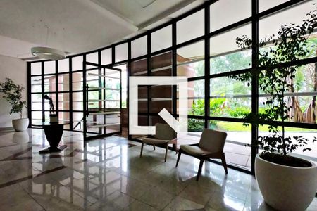 Apartamento à venda com 225m², 4 quartos e 4 vagasHall social