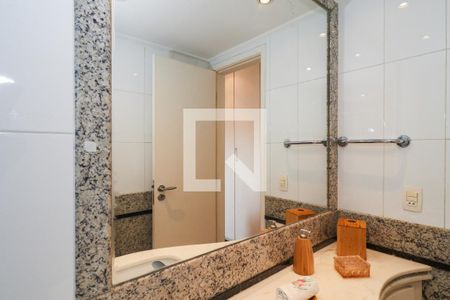 Apartamento à venda com 225m², 4 quartos e 4 vagasBanheiro da Suíte 2