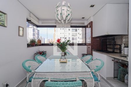 Apartamento à venda com 225m², 4 quartos e 4 vagasVaranda gourmet