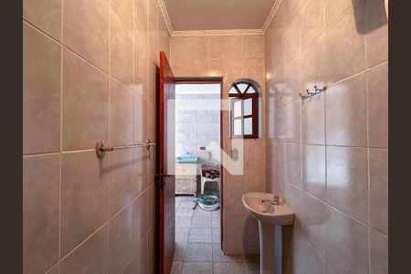 Casa à venda com 250m², 2 quartos e 3 vagasBanheiro de serviço