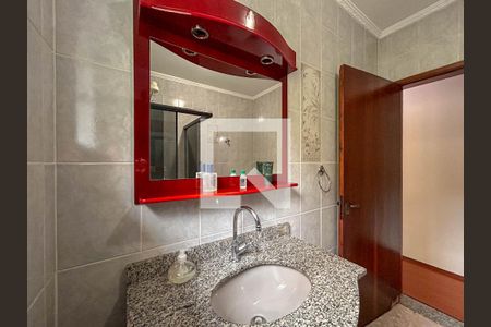 Casa à venda com 250m², 2 quartos e 3 vagasBanheiro 