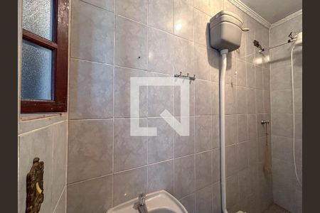 Casa à venda com 250m², 2 quartos e 3 vagasBanheiro de serviço