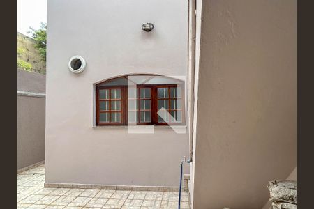 Casa à venda com 250m², 2 quartos e 3 vagasQuintal