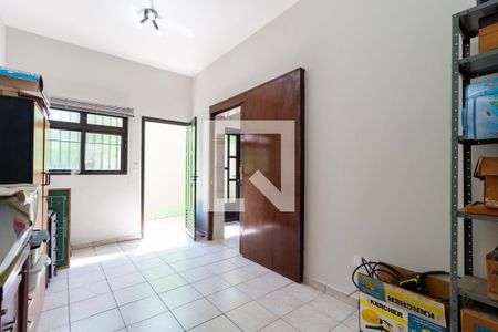 Casa à venda com 238m², 4 quartos e 3 vagas Casa à venda com 238m², 4 quartos e 3 vagasEdícula - Sala