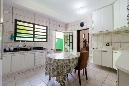 Casa à venda com 238m², 4 quartos e 3 vagas Casa à venda com 238m², 4 quartos e 3 vagasCozinha