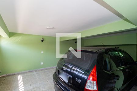 Casa à venda com 238m², 4 quartos e 3 vagas Casa à venda com 238m², 4 quartos e 3 vagasGaragem