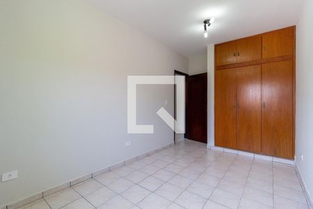 Casa à venda com 238m², 4 quartos e 3 vagas Casa à venda com 238m², 4 quartos e 3 vagasEdícula - Quarto 2