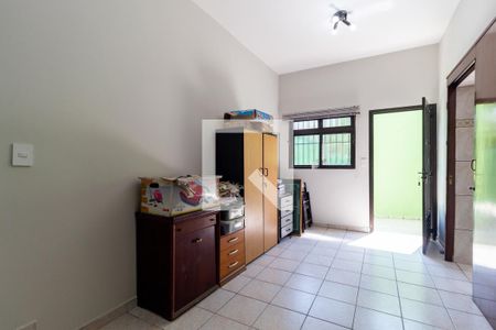 Casa à venda com 238m², 4 quartos e 3 vagas Casa à venda com 238m², 4 quartos e 3 vagasEdícula - Sala