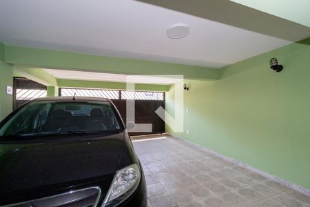 Casa à venda com 238m², 4 quartos e 3 vagas Casa à venda com 238m², 4 quartos e 3 vagasGaragem