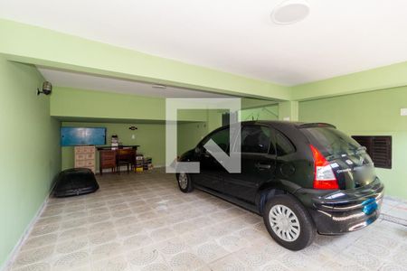 Casa à venda com 238m², 4 quartos e 3 vagas Casa à venda com 238m², 4 quartos e 3 vagasGaragem