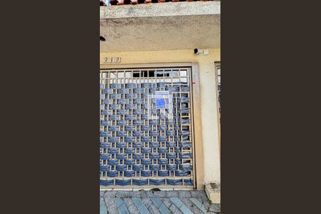 Casa à venda com 269m², 4 quartos e 4 vagas Casa à venda com 269m², 4 quartos e 4 vagasFachada