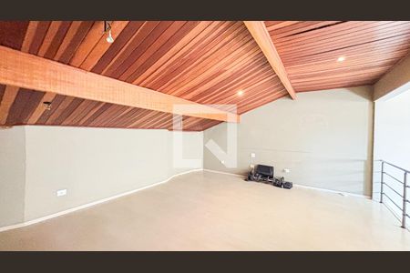 Casa à venda com 269m², 4 quartos e 4 vagas Casa à venda com 269m², 4 quartos e 4 vagasSotao