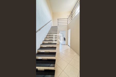 Casa à venda com 269m², 4 quartos e 4 vagas Casa à venda com 269m², 4 quartos e 4 vagasCorredor