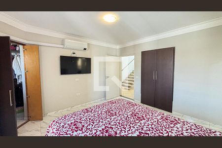 Casa à venda com 269m², 4 quartos e 4 vagas Casa à venda com 269m², 4 quartos e 4 vagasSuite1