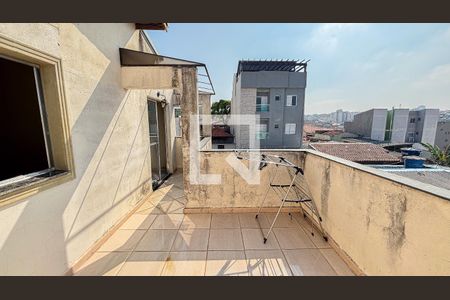 Casa à venda com 269m², 4 quartos e 4 vagas Casa à venda com 269m², 4 quartos e 4 vagasQuarto Varanda