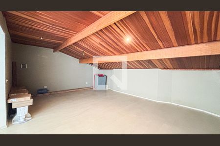 Casa à venda com 269m², 4 quartos e 4 vagas Casa à venda com 269m², 4 quartos e 4 vagasSotao