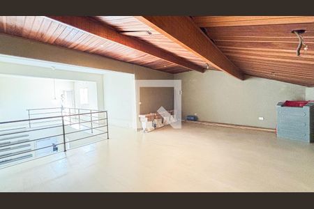 Casa à venda com 269m², 4 quartos e 4 vagas Casa à venda com 269m², 4 quartos e 4 vagasSotao