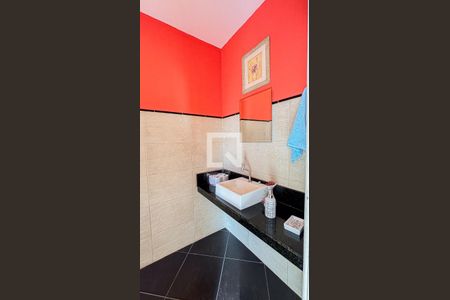 Casa à venda com 269m², 4 quartos e 4 vagas Casa à venda com 269m², 4 quartos e 4 vagasLavabo