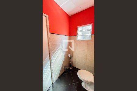 Casa à venda com 269m², 4 quartos e 4 vagas Casa à venda com 269m², 4 quartos e 4 vagasLavabo