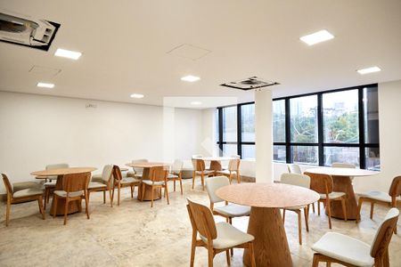 Apartamento à venda com 210m², 4 quartos e 4 vagasÁrea comum - Salão de festas