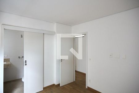 Apartamento à venda com 210m², 4 quartos e 4 vagasSuíte 3