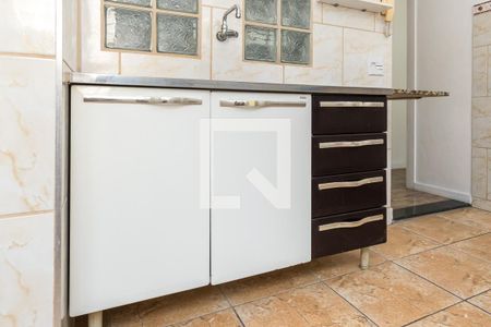 Apartamento à venda com 45m², 1 quarto e sem vaga Apartamento à venda com 45m², 1 quarto e sem vagaCozinha - Armários