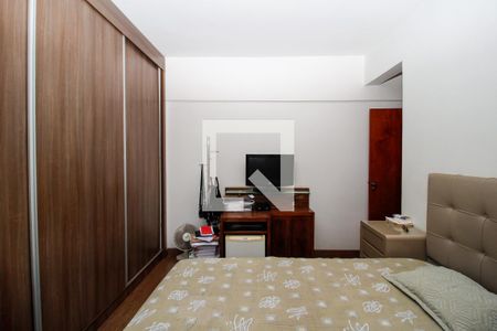 Apartamento à venda com 127m², 4 quartos e 2 vagasQuarto 