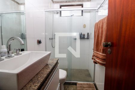 Apartamento à venda com 127m², 4 quartos e 2 vagasBanheiro Quarto 