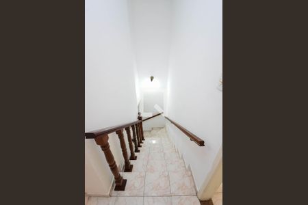 Casa à venda com 100m², 2 quartos e 1 vagaEscada Quartos/Sala