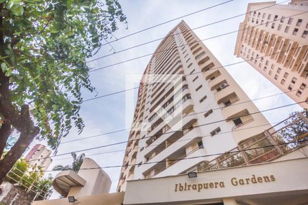 Apartamento à venda com 97m², 4 quartos e 2 vagasFachada