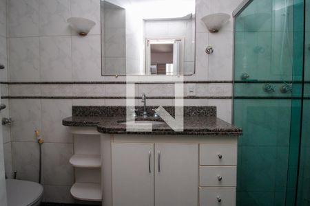 Apartamento à venda com 150m², 4 quartos e 2 vagas Apartamento à venda com 150m², 4 quartos e 2 vagasBanheiro social