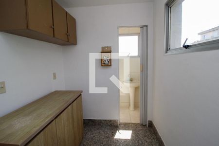 Apartamento à venda com 150m², 4 quartos e 2 vagas Apartamento à venda com 150m², 4 quartos e 2 vagasLavanderia