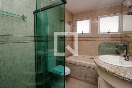 Apartamento à venda com 150m², 4 quartos e 2 vagas Apartamento à venda com 150m², 4 quartos e 2 vagasBanheiro Quarto