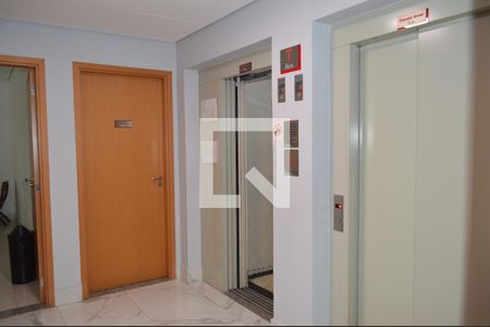 Apartamento para alugar com 60m², 2 quartos e 1 vagaElevadores