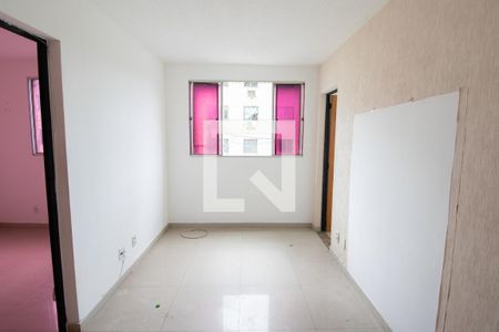 Sala de apartamento para alugar com 3 quartos, 49m² em Engenho do Porto, Duque de Caxias